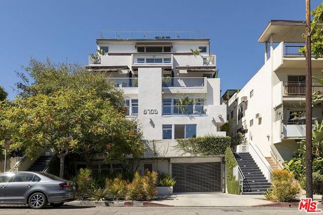 8703 W West Knoll Dr, West Hollywood, CA 90069