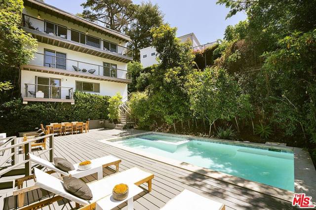 2753 La Cuesta Dr, Los Angeles, CA 90046